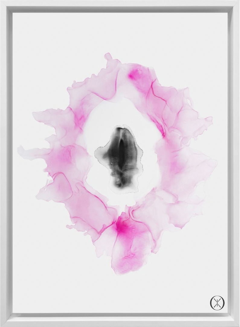 Cień rodzący światło – Deborah Anne K. @youryoni.art, technika własna, 2024