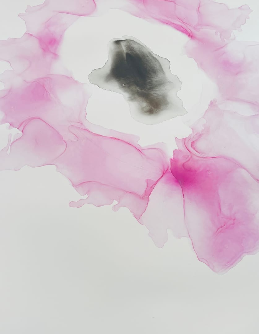 Cień rodzący światło – Deborah Anne K. @youryoni.art, technika własna, 2024