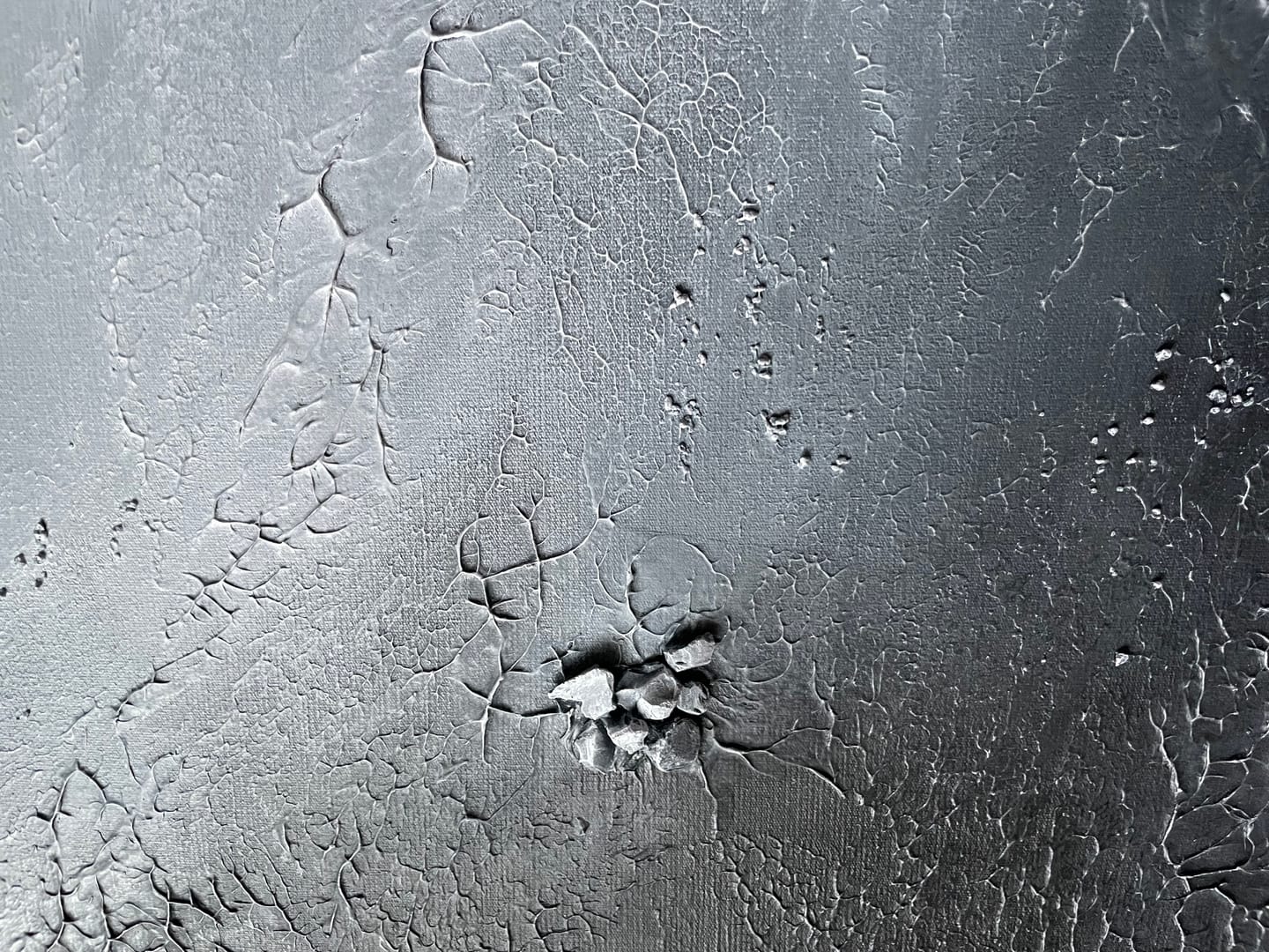 Gray Possession – Marta Chudzik, akryl, technika własna, 2023