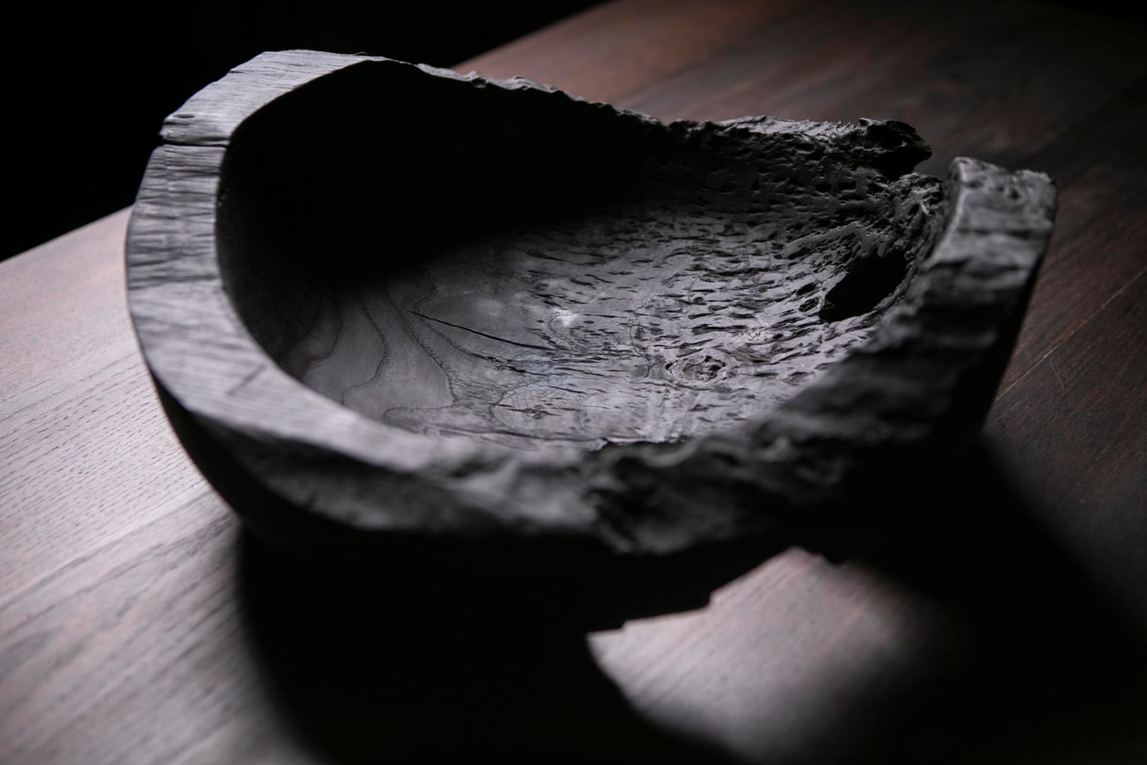 Raven Black Titanic Fossil A08R33 – Scar & Wonder, rzeźba, sztuka użytkowa, technika własna, 2025