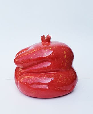 Granat ( z cyklu pod skórką jest miąższ) – Alicja Zaradkiewicz, ceramika, 2019
