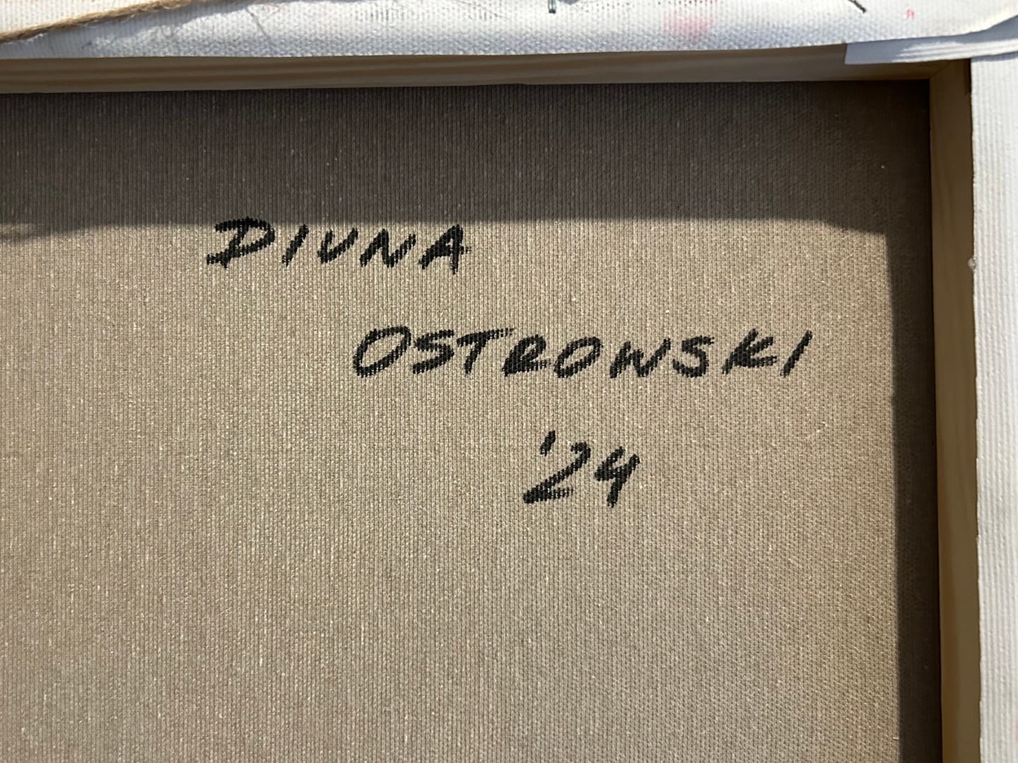 Tajemnica – Diuna Ostrowski, akryl, 2024