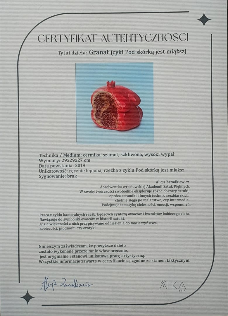 Granat ( z cyklu pod skórką jest miąższ) – Alicja Zaradkiewicz, ceramika, 2019