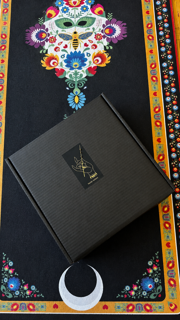 BIOMORPHY 7/7 – Marta Hołderna @hola_holson, relief, płaskorzeźba, 2026