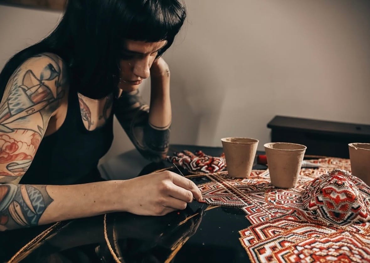 SELF-PORTAL 911 – Marta Hołderna @hola_holson, sztuka użytkowa, technika własna, inna, 2024