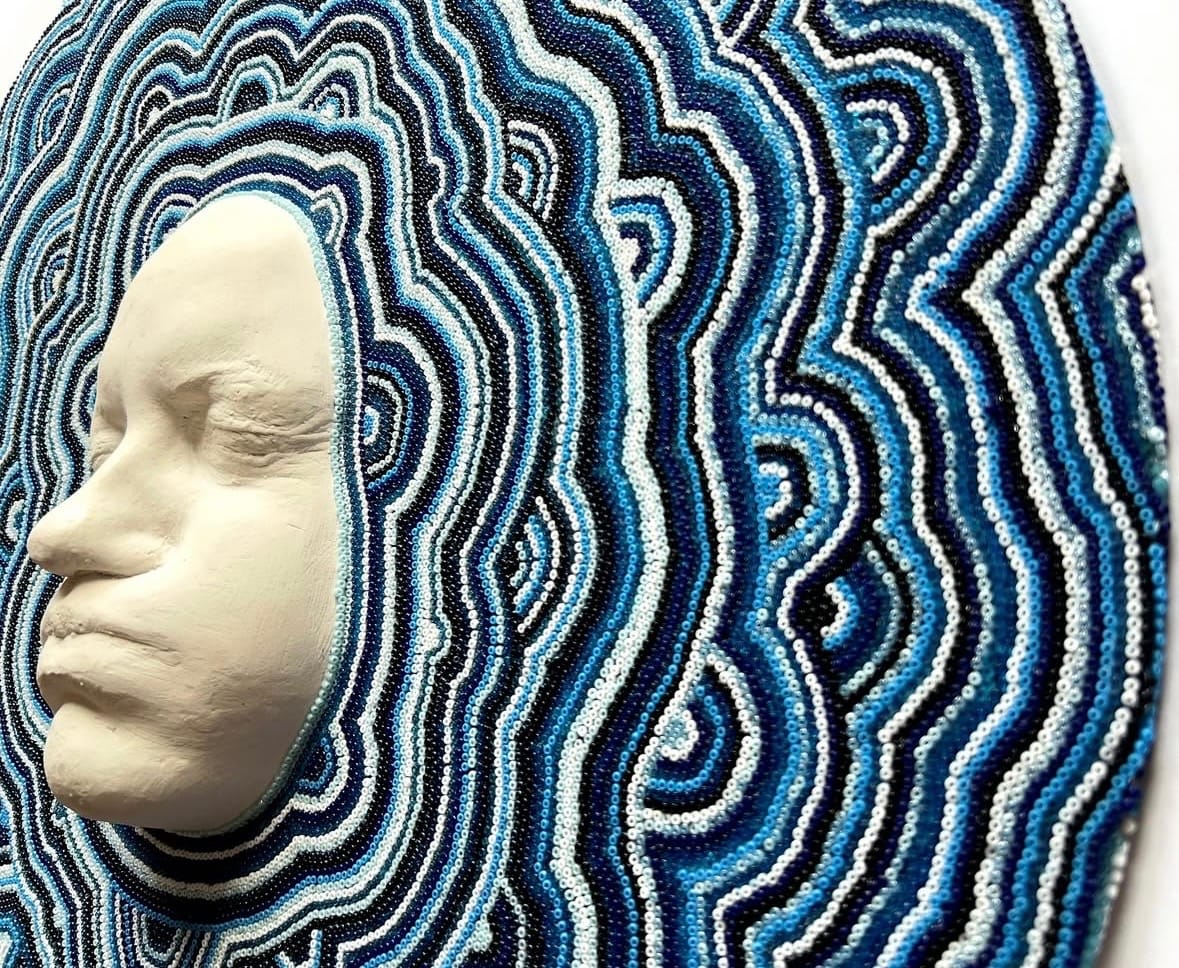 SELF-PORTAL 4.0 – Marta Hołderna @hola_holson, relief, rzeźba, technika własna, płaskorzeźba, 2024